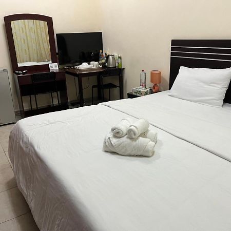 Master Room Attached Bathroom Dubai Exterior foto