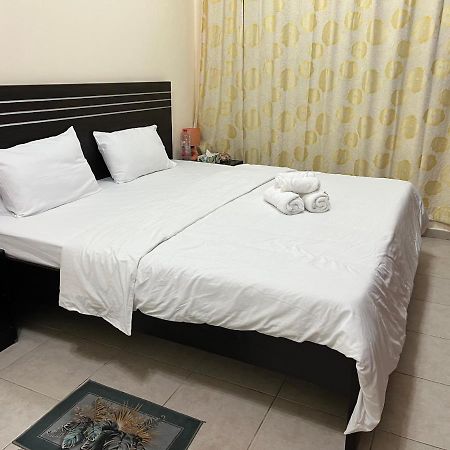 Master Room Attached Bathroom Dubai Exterior foto