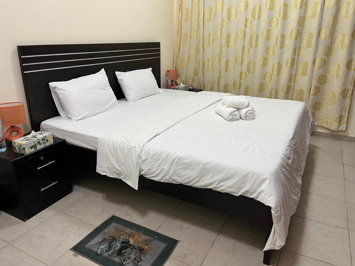 Master Room Attached Bathroom Dubai Exterior foto